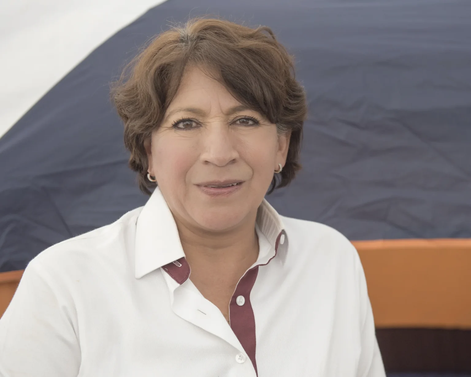 Delfina Gómez sufre caída tras el Grito de Independencia en Toluca