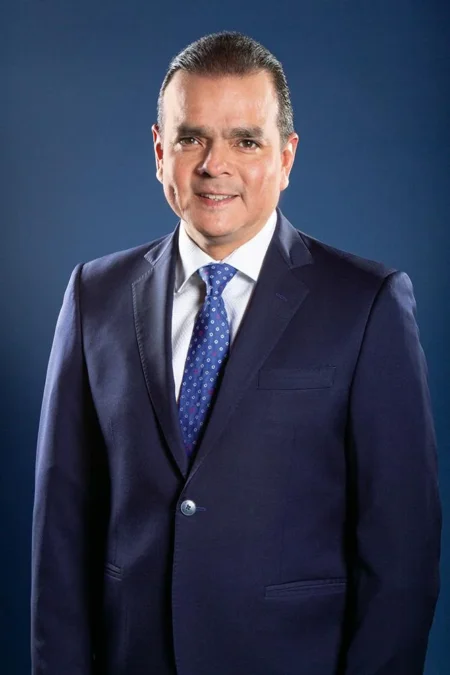 Tribunal niega amparo a Enrique Rivas Cuéllar; reportan su salida a EU